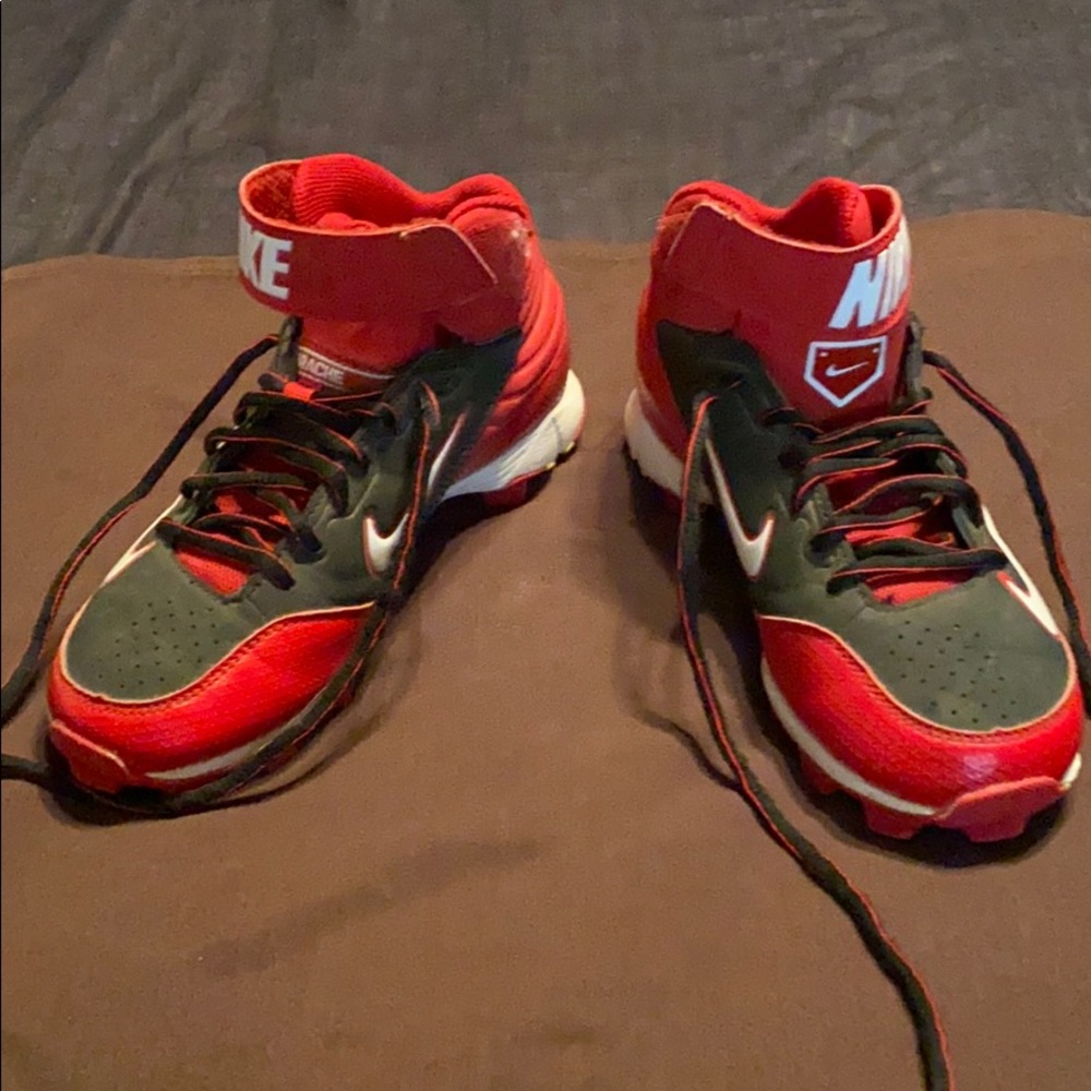 Youth cleats. Size 4.5